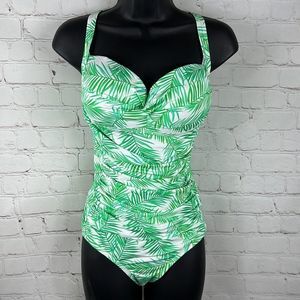 Women’s Green Palm Print One Piece Swimsuit Size XL NWT True to size